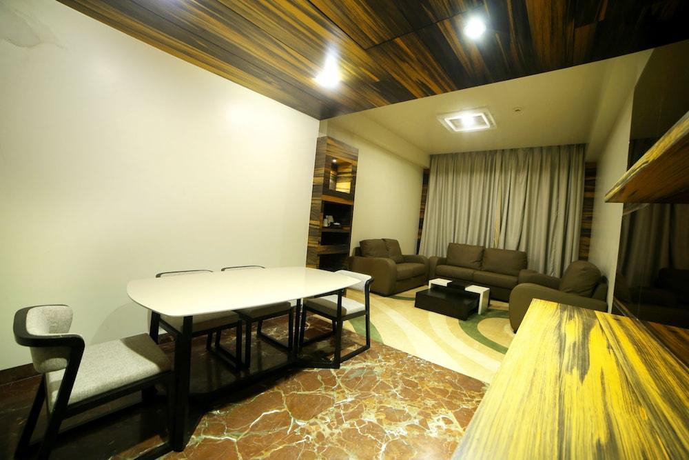 Golden Blossom Imperial Resorts Lucknow Exterior foto