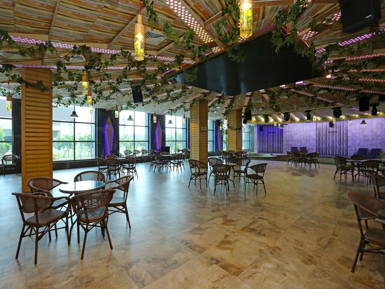 Golden Blossom Imperial Resorts Lucknow Exterior foto